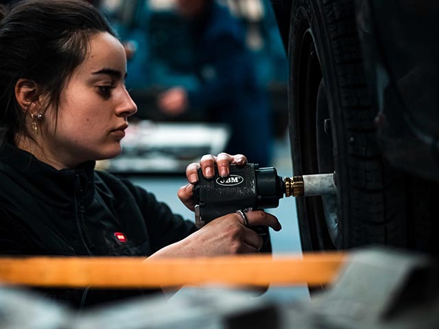 TEAVA (Technicien Expert en Après-Vente Automobile)